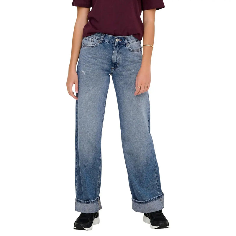 Jean large en denim de coton délavé clair pour femme, coupe décontractée et ourlets roulés. Only