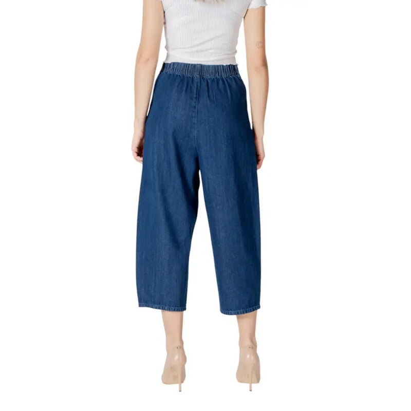 Blue denim culottes with elastic waistband and wide-leg cut in light blue cotton jeans for spring summer by Only Women