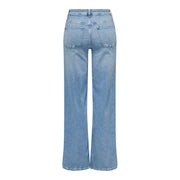 Only Hellblaue Damenjeans aus Bio-Baumwolle, von hinten gesehen, mit heller Waschung, weitem Bein und klassischen Taschen.