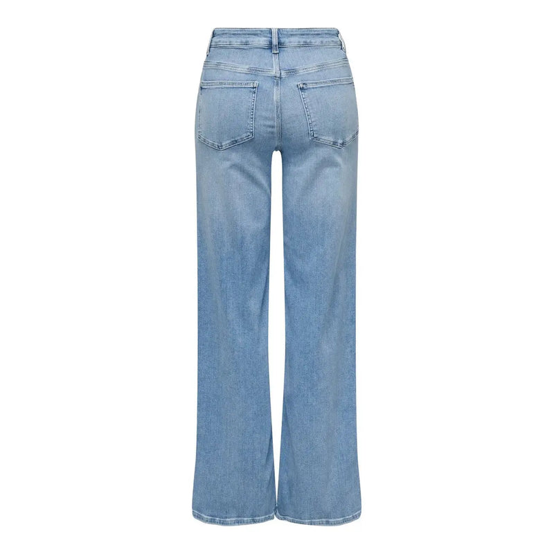 Only Hellblaue Damenjeans aus Bio-Baumwolle, von hinten gesehen, mit heller Waschung, weitem Bein und klassischen Taschen.