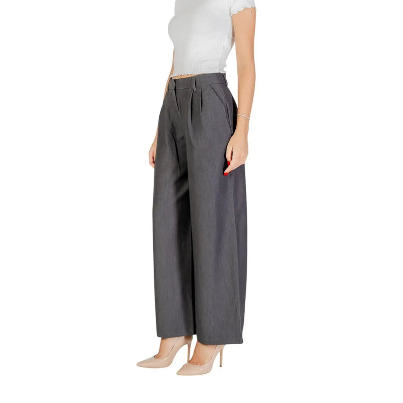 High-waisted grey wide-leg only women trousers with tailored pleated front in polyester viscose size 38