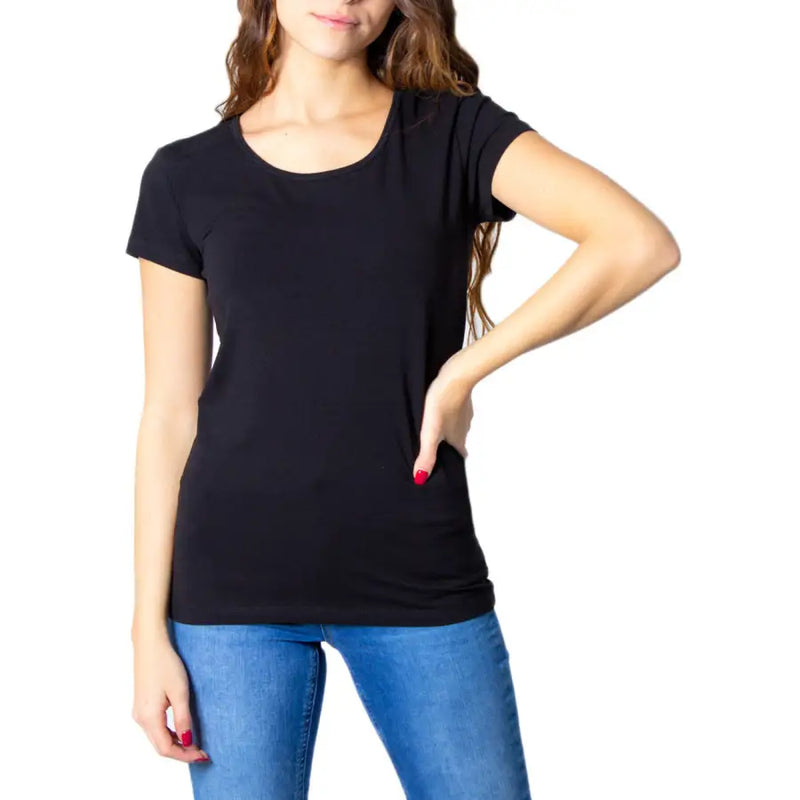 Only Schwarzes Damen-T-Shirt aus Baumwolle mit kurzen Ärmeln und Rundhalsausschnitt.