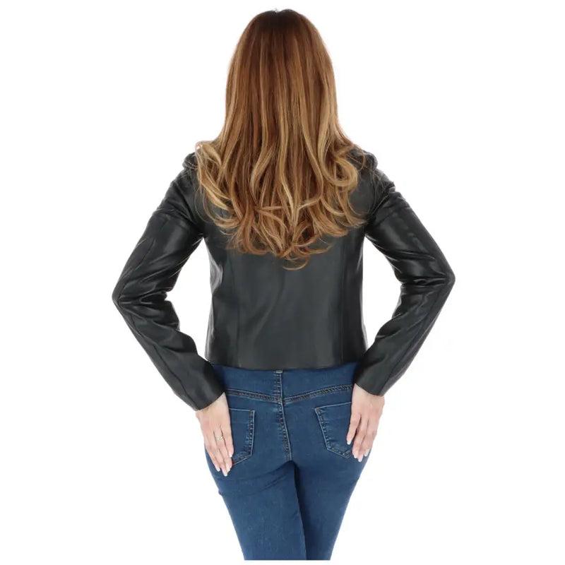 Patrizia Pepe women’s black leather blazer with front pockets featuring a sleek fitted moto jacket design