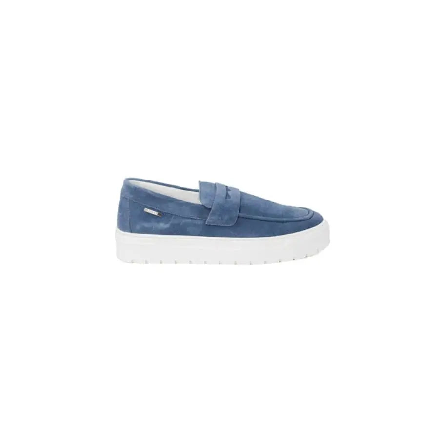 Antony Morato men moccasin for spring summer, featuring person in blue suit.