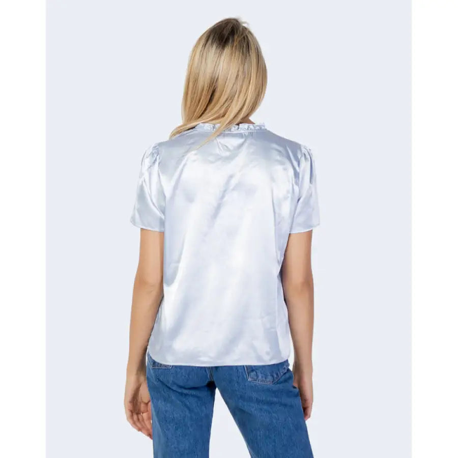 
                      
                        Vila Clothes women blouse in silver for spring summer, top fashion item.
                      
                    