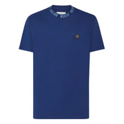 Philipp Plein Männer t-shirt Marineblaues Kurzarmshirt mit geripptem Kragen, weißem Sticktext und schwarzem Logo-Patch auf der Brust