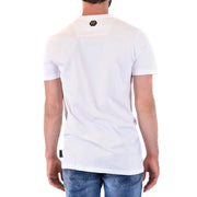 Weiße Philipp Plein Männer t-shirt mit einem schwarzen sechseckigen Logo am Halsausschnitt und einem kleinen schwarzen Etikett im unteren Rückenbereich