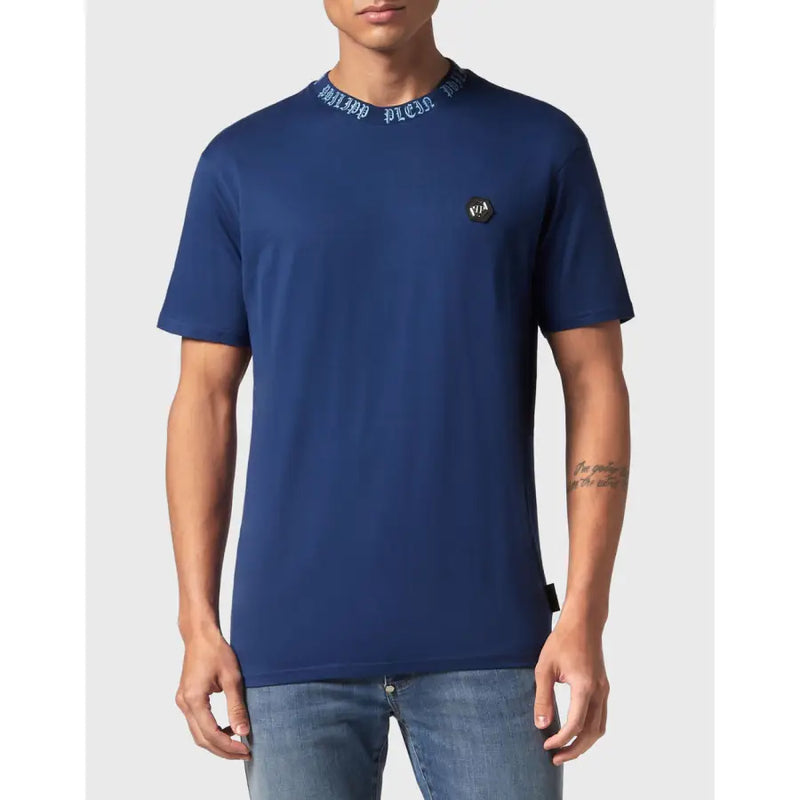 Marineblaue Philipp Plein Herren t-shirt mit weißer, gestickter Kragenbeschriftung und schwarzem, sechseckigem Brustlogo