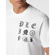 T-shirt homme Philipp Plein en coton blanc, orné d'un motif gothique noir audacieux et de symboles de crâne et d'éclair.