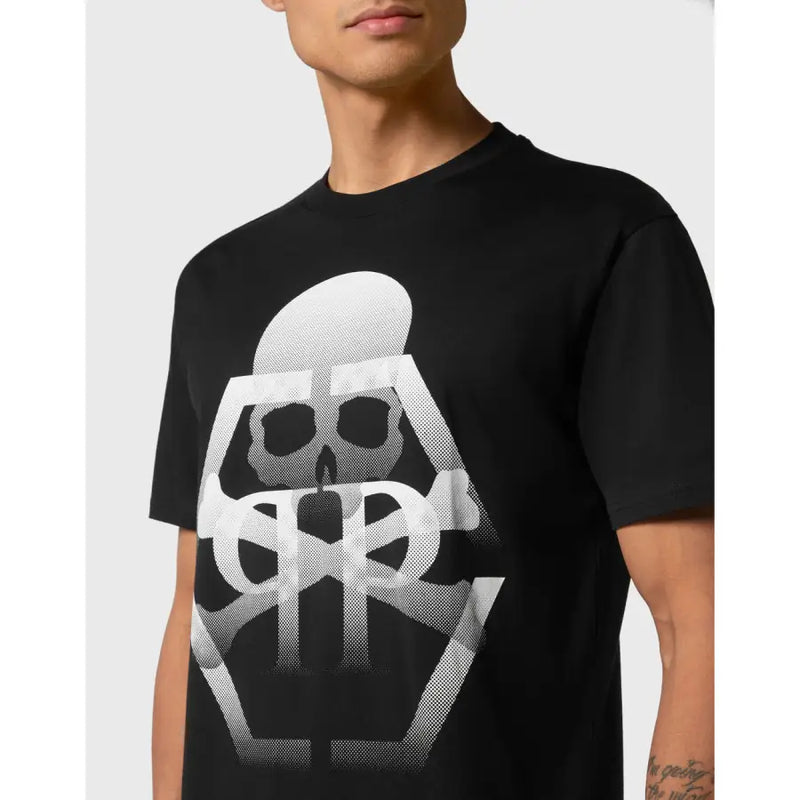 Black short-sleeved cotton Philipp Plein men t-shirt featuring a bold white halftone skull and crossbones graphic