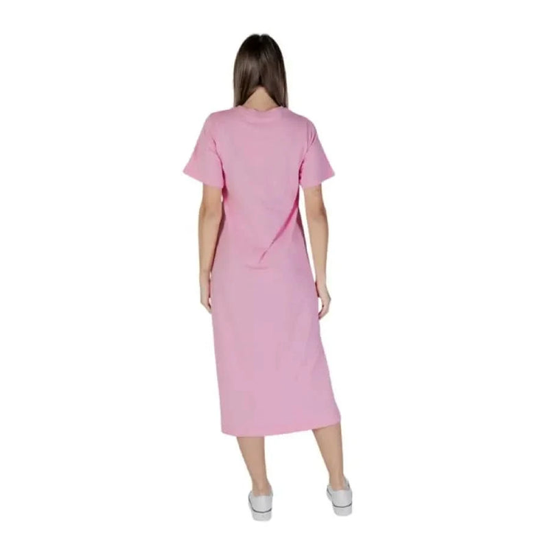 B.young Pink Short Cotton Dress with Round Neck in a stylish midi t-shirt design
