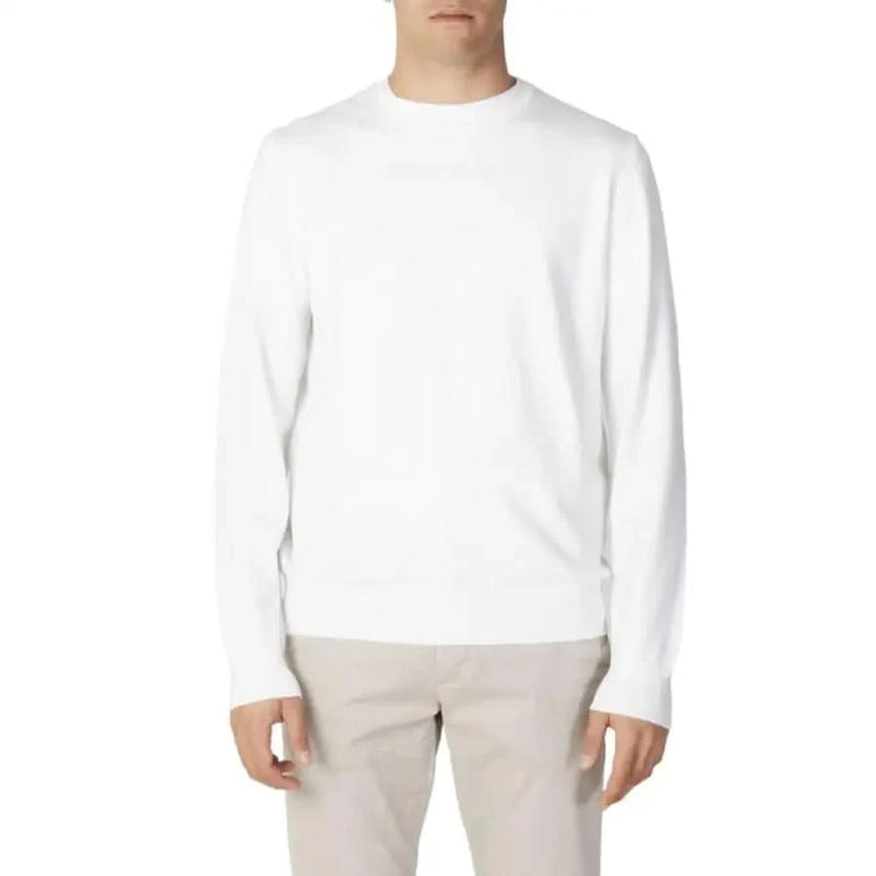 Plain white crewneck sweatshirt with long sleeves from Diktat Men’s collection