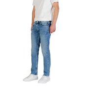 Jean Replay Light pour homme en denim clair délavé, coupe slim et cinq poches, vue de face