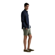 Replay Herren-Jeanshemd aus dunkelblauer Baumwolle mit Brusttaschen und langen Ärmeln mit Knopfleiste.