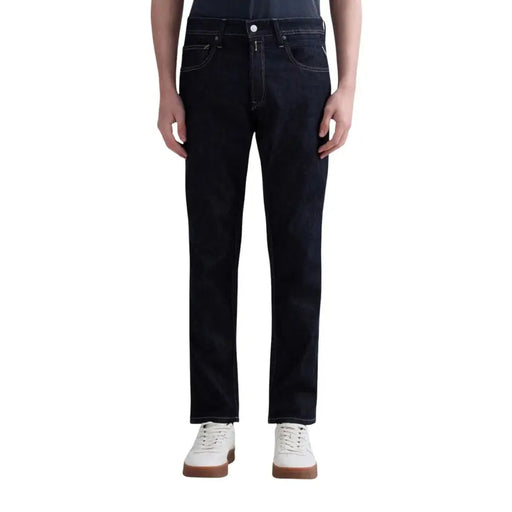 Replay Herrenjeans, blau, mit Reißverschluss und Knopf, Modell M1008J.000, Frühjahr/Sommer, dunkelindigofarbener Denim, gerader Beinschnitt und klassisches Five-Pocket-Design
