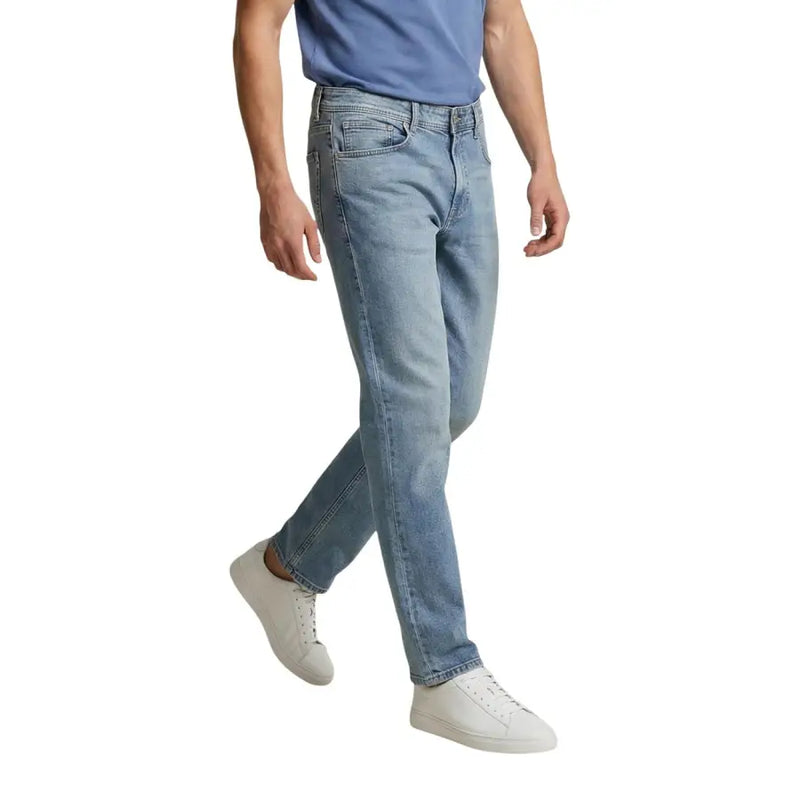 Replay Herrenjeans, hellblau, reguläre schmale Passform, Baumwollstretch, helle Waschung, klassisches Five-Pocket-Design mit geradem Bein.
