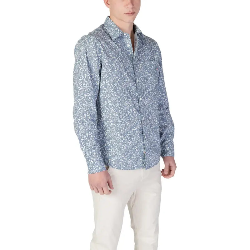 Replay men’s light blue button-up shirt with a delicate white floral pattern perfect for casual wear