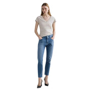 Eine schmal geschnittene, blaue Baumwolljeans von Replay für Damen mit geradem Bein und verkürztem Saum im klassischen Denim-Stil.