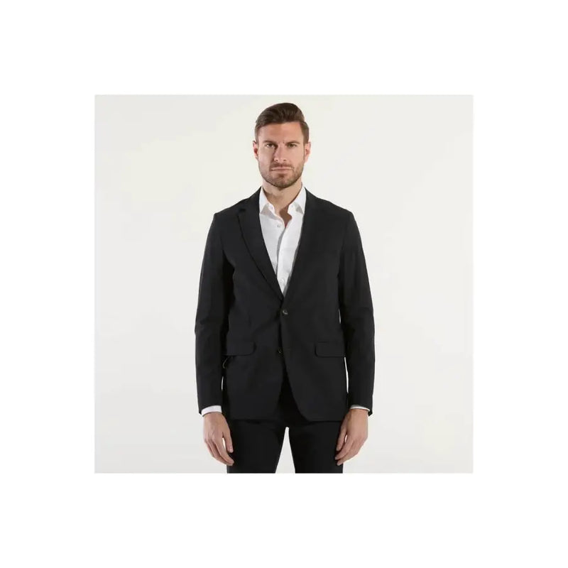 Rrd men blazer black tailored with single button closure and two flap pockets for formal wear