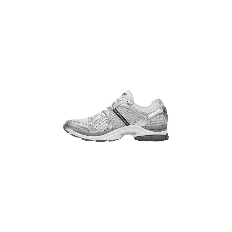 Silber und Grau Saucony Herren-Sneaker mit Mesh-Obermaterial, schwarzem Streifen und weißer Zwischensohle für sportliche Aktivitäten