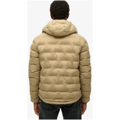 Beige gesteppte Daunenjacke mit Kapuze für Herren aus Polyester von Superdry Modell M5012045A
