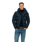 Superdry Doudoune Outdoor Everest pour homme, bleu marine foncé, à capuche et matelassée (vue de face)