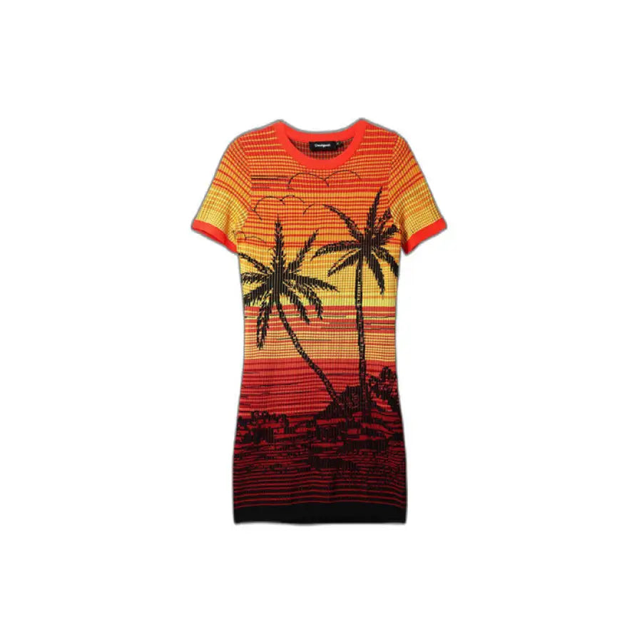 Urban style Desigual women’s t-shirt with palm tree print - perfect for trendy beach clothing