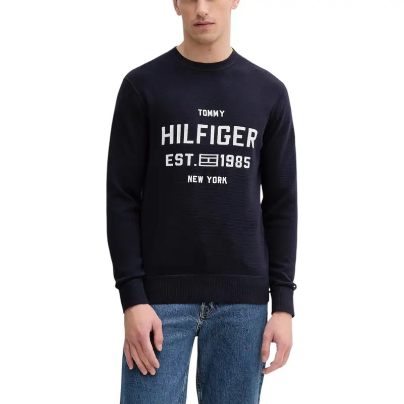 Tommy hilfiger navy blue crewneck sweatshirt with white logo.