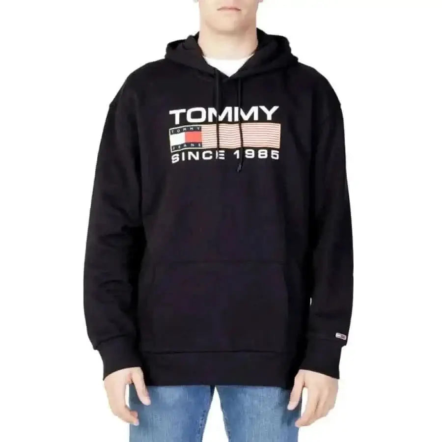 Noir Tommy Hilfiger sweat à capuche avec logo TOMMY SINCE 1985 sur le devant, de Tommy Hilfiger Jeans Hommes