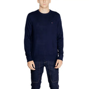 Tommy Hilfiger Kaschmirpullover für Herren in Marineblau mit kleinem, gesticktem Logo auf der linken Brust, Vorderansicht