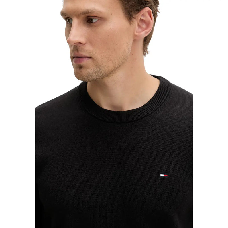 Tommy Hilfiger Jeans men black knit crewneck sweater with organic cotton and small embroidered flag logo on chest