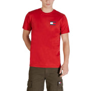 Tommy Hilfiger Jeans, schmal geschnittenes Baumwoll-T-Shirt für Herren in Rot mit kleinem Logo-Aufnäher auf der linken Brust für die Freizeit.