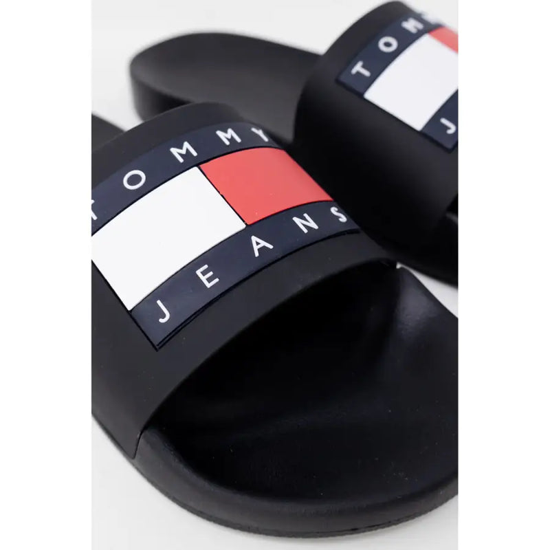 Black tommy hilfiger jeans men’s rubber slide sandals with bold navy white and red logo strap size 2