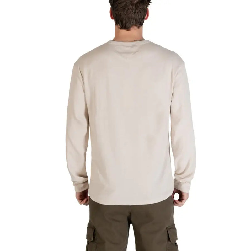 Tommy Hilfiger Jeans Herren-T-Shirt aus beiger Bio-Baumwolle, langärmelig, Rundhalsausschnitt, weichem, strukturiertem Stoff und dezentem Schulter-Waschungseffekt
