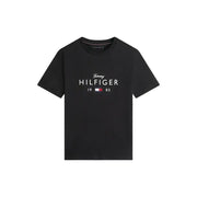 Schwarzes Tommy Hilfiger Herren-T-Shirt aus Baumwolle mit weißem Tommy Hilfiger 1985 Logo und Flaggenemblem auf der Brust