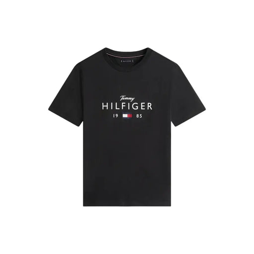 Schwarzes Tommy Hilfiger Herren-T-Shirt aus Baumwolle mit weißem Tommy Hilfiger 1985 Logo und Flaggenemblem auf der Brust