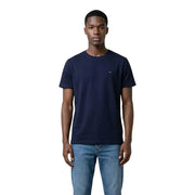 bleu marine Tommy Hilfiger Jeans hommes t-shirt avec un col rond et un petit logo sur la poitrine gauche pour un style décontracté