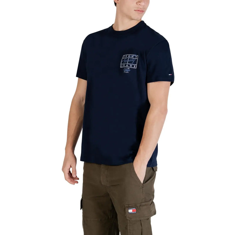 Navy blue Tommy Hilfiger Jeans men t shirt in organic cotton with white embroidered logo and small flag patch on sleeve