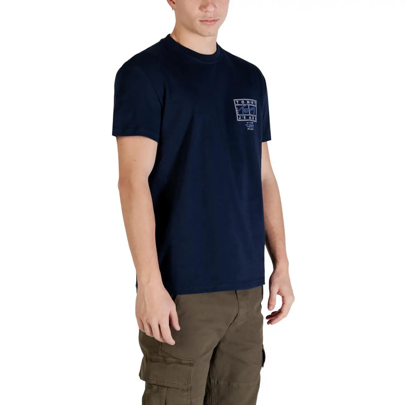 Navy blue short-sleeved Tommy Hilfiger Jeans men t shirt with white graphic on left chest made of organic cotton