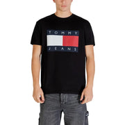 Jeans noirs Tommy Hilfiger pour hommes t-shirt avec un logo rectangulaire audacieux orné de rayures blanches, rouges et bleu marine