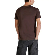 Tommy Hilfiger Jeans Männer t-shirt in dunkelbraunem Kurzarm-T-Shirt mit Rundhalsausschnitt und glatter Stoffstruktur