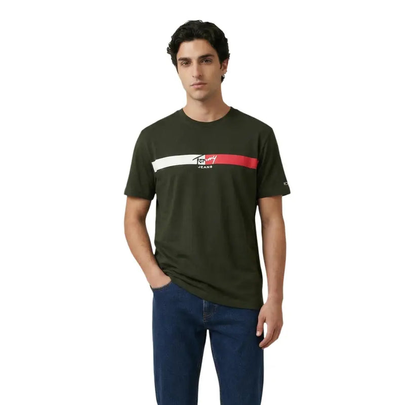 Olivgrüne Tommy Hilfiger Jeans für Herren t-shirt mit weißem und rotem horizontalem Streifen und Markenlogo auf der Brust