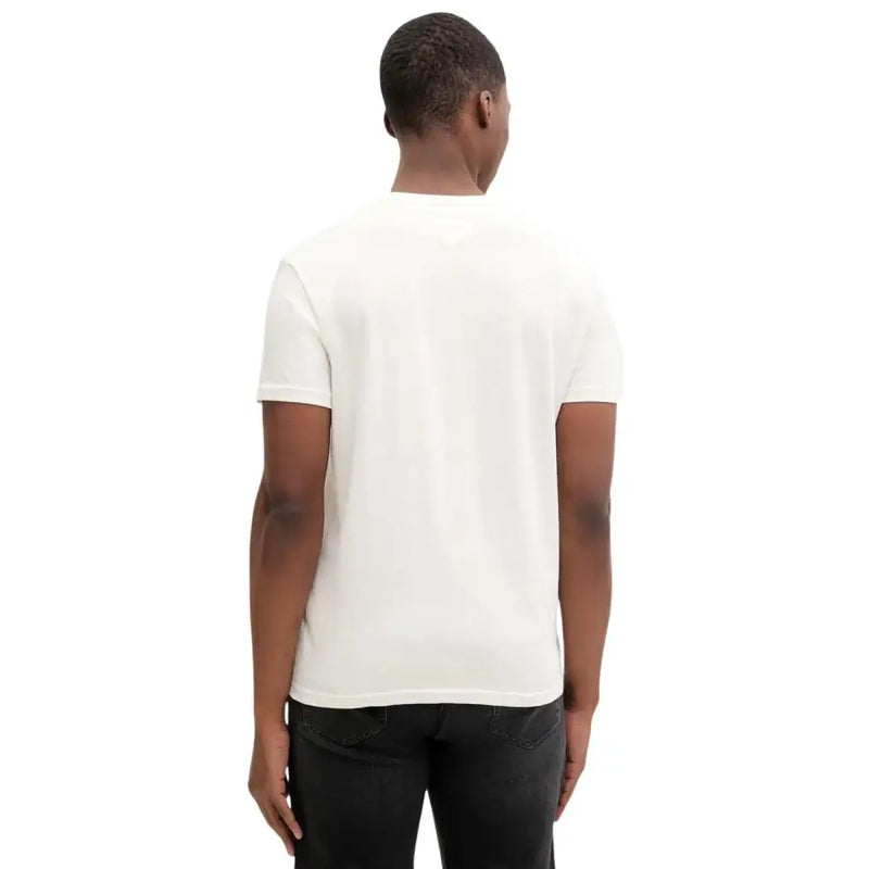 White crew-neck short sleeve t-shirt in organic cotton by Tommy Hilfiger Jeans for men in size small