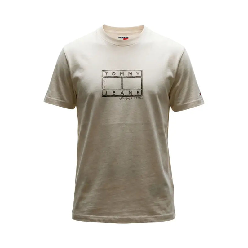 Beige tommy hilfiger jeans men t shirt white organic cotton with black tennis court logo and tommy jeans text on chest