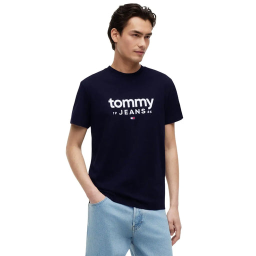 Marineblau Tommy Hilfiger Herren-T-Shirt aus Bio-Baumwolle mit weißem Tommy 19 Jeans 85 Logo und Flaggenemblem auf der Brust