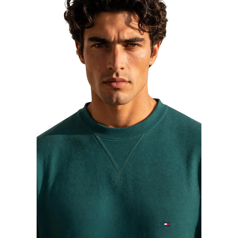 Tommy Hilfiger Grünes Herren-Sweatshirt aus Baumwollfleece mit türkisfarbenem Rundhalsausschnitt, geripptem Halsausschnitt und Logo-Patch auf der linken Brust