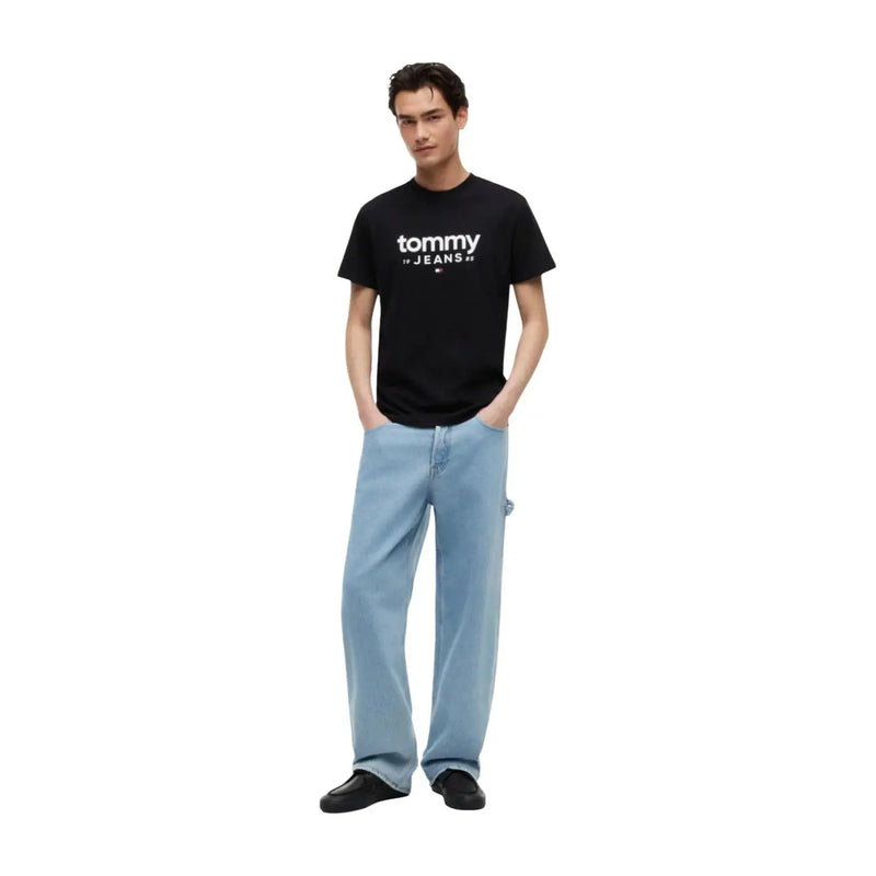 Tommy Hilfiger Schwarzes Herren-T-Shirt aus Bio-Baumwolle mit weißem Logo-Aufdruck auf der Brust