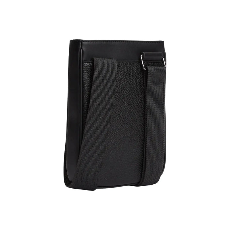 Tommy Hilfiger men shoulder bag in black textured leather with zip pocket and adjustable strap 21x25x5 cm