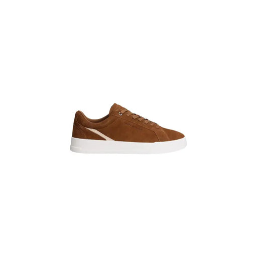 Tommy Hilfiger men sneakers beige suede low-top with white rubber sole and subtle beige accent stripe for fall winter