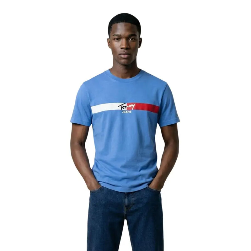 Tommy Hilfiger Männer t-shirt Blaues Bio-Baumwollhemd mit weißem und rotem Querstreifen und Markenlogo auf der Brust